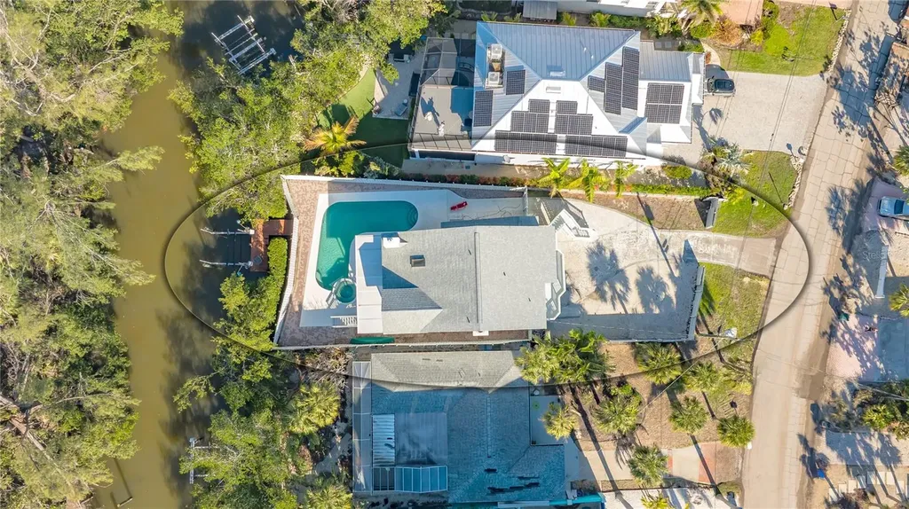 462 Island Circle Sarasota FL 34242