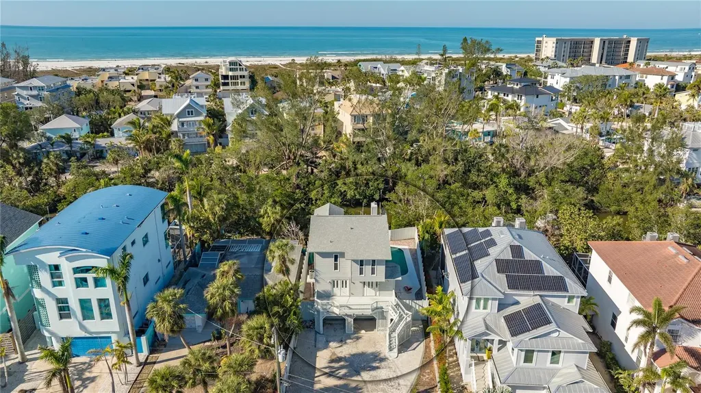 462 Island Circle Sarasota FL 34242