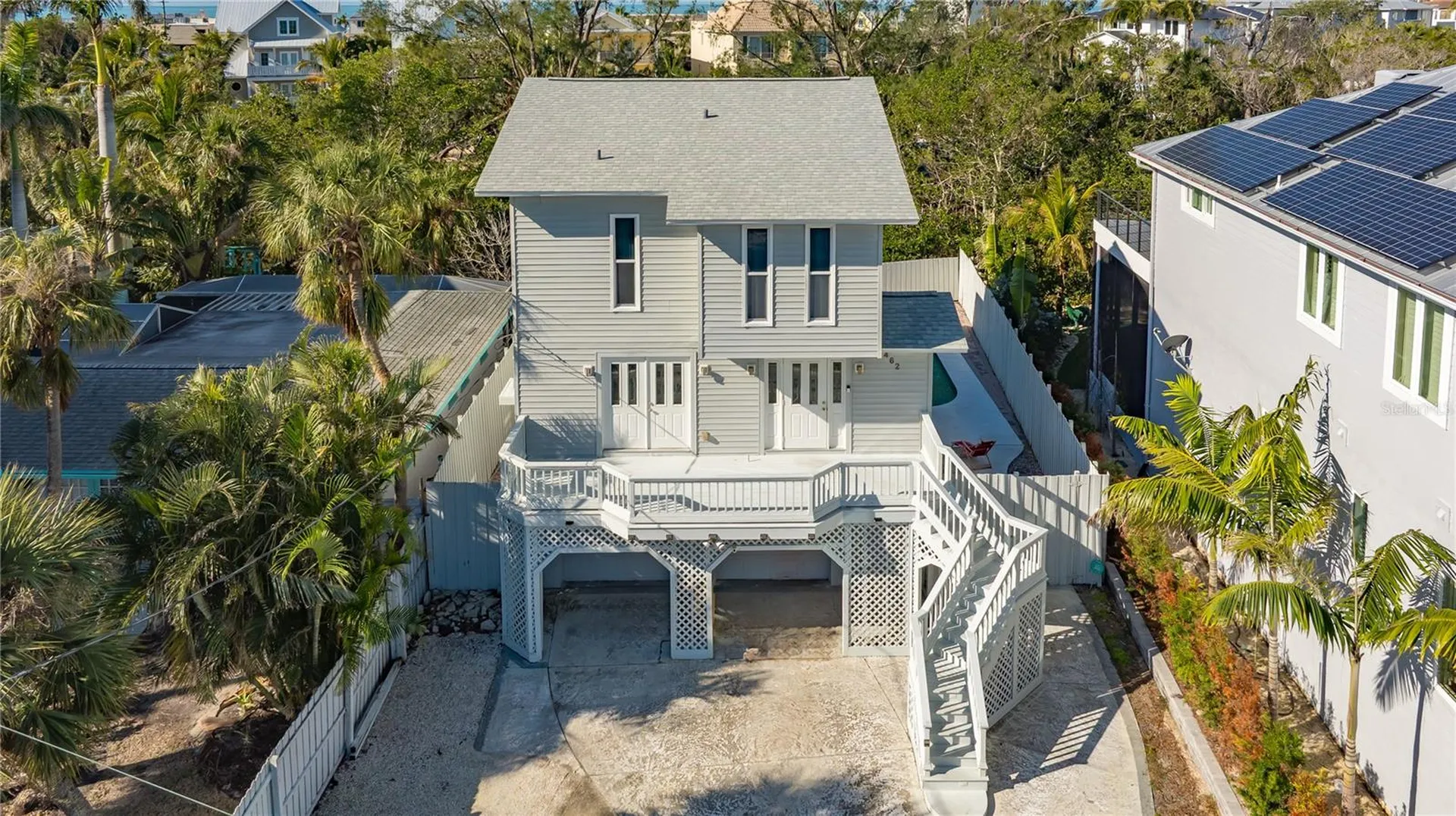 462 Island Circle Sarasota FL 34242