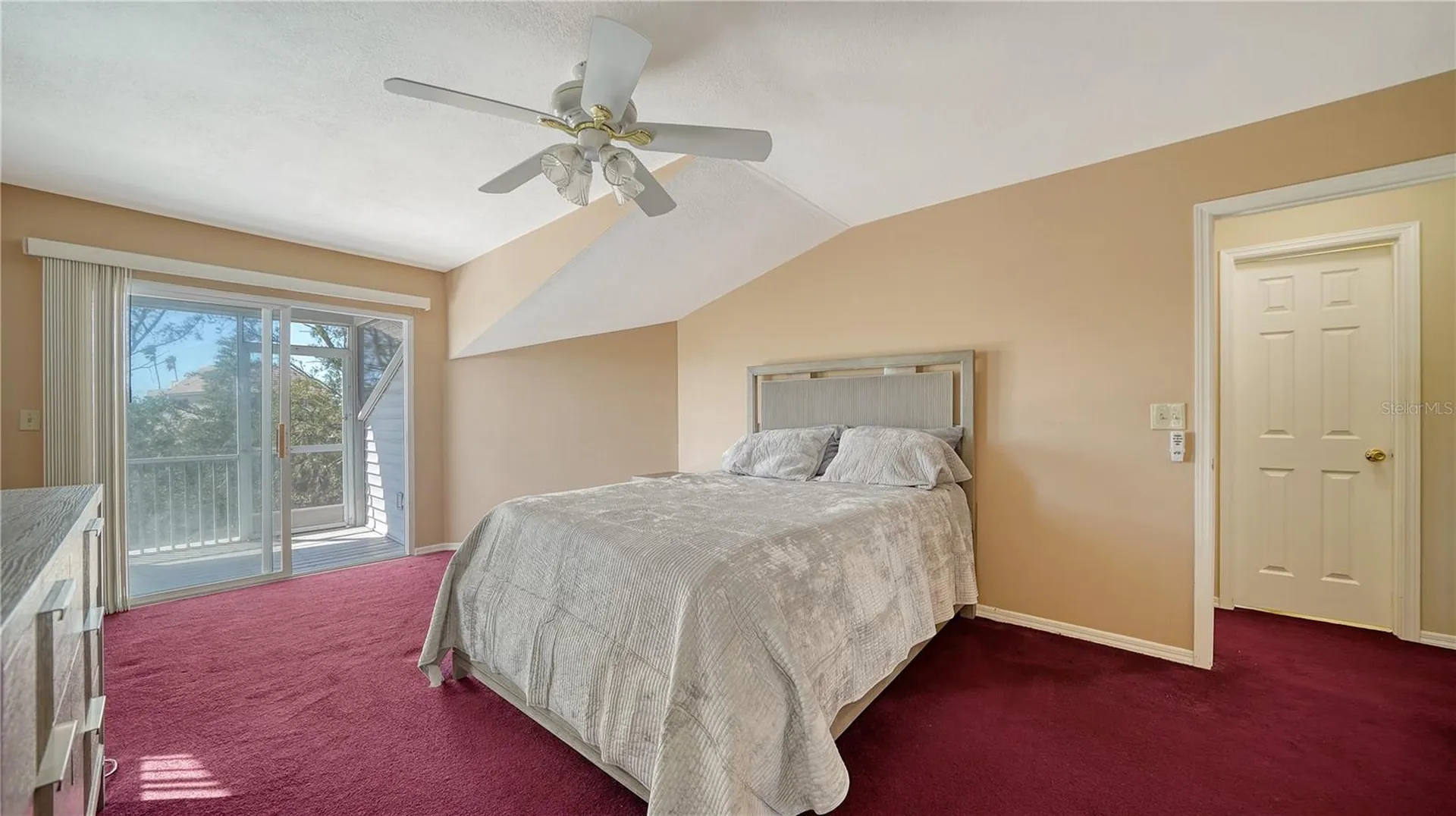 462 Island Circle Sarasota FL 34242