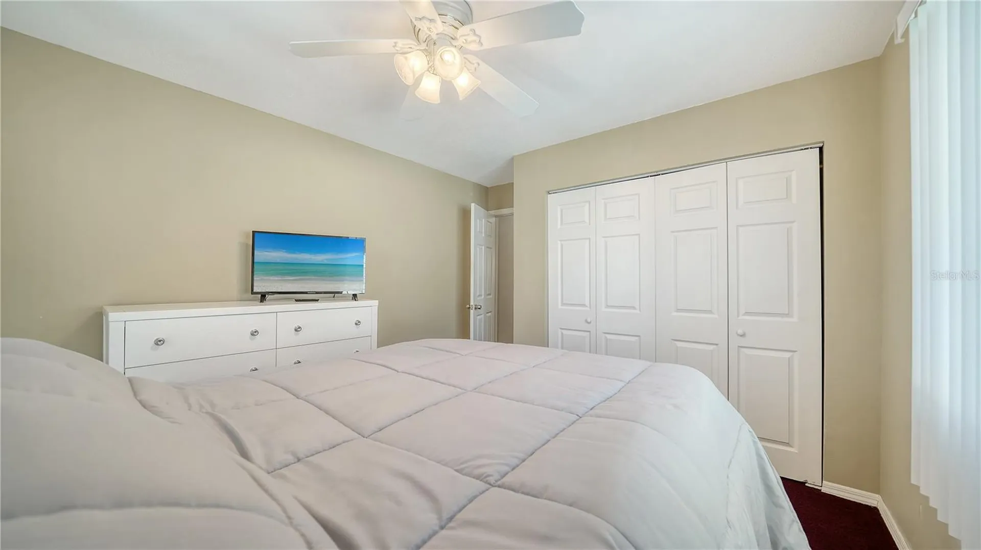 462 Island Circle Sarasota FL 34242