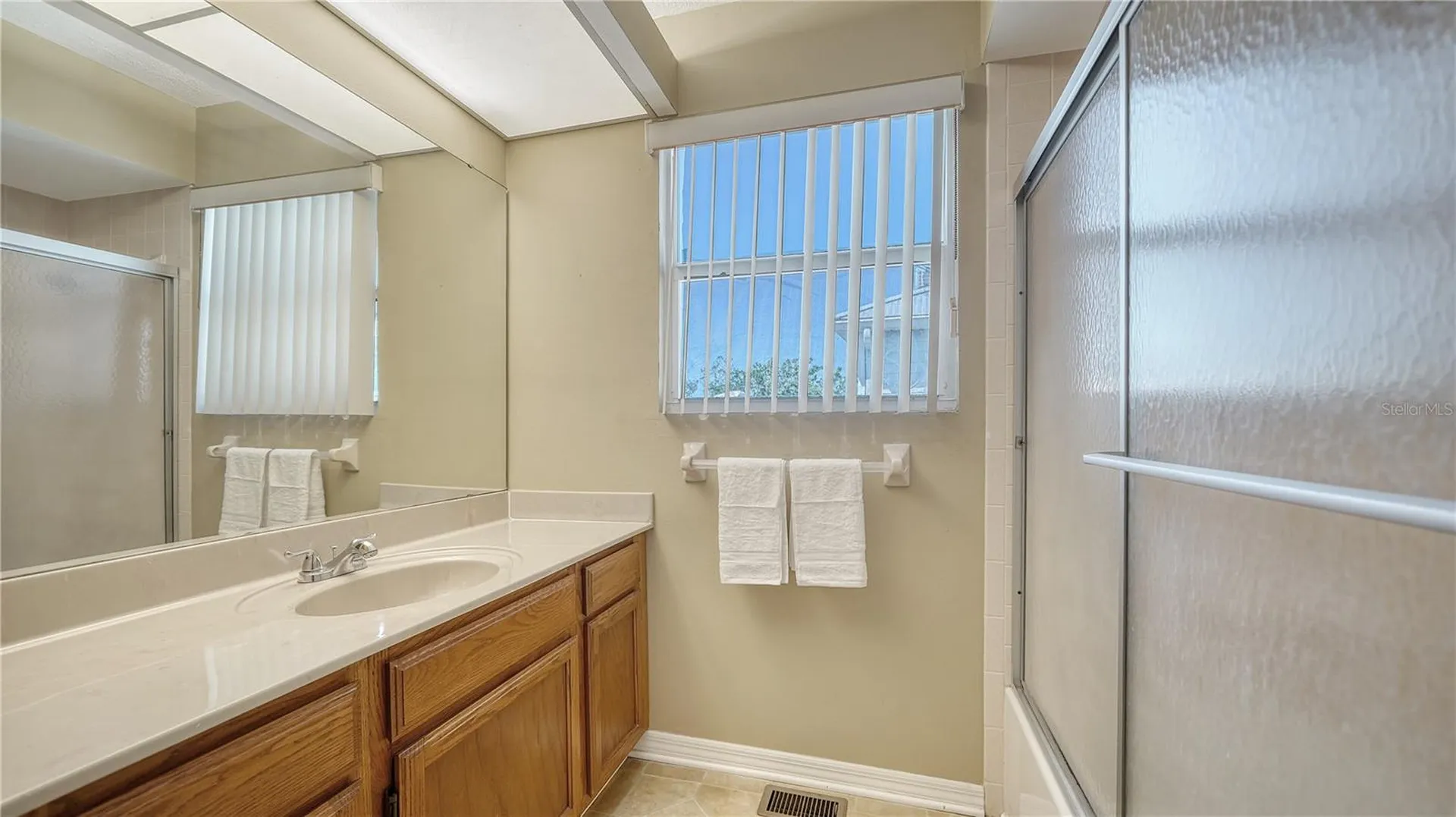 462 Island Circle Sarasota FL 34242