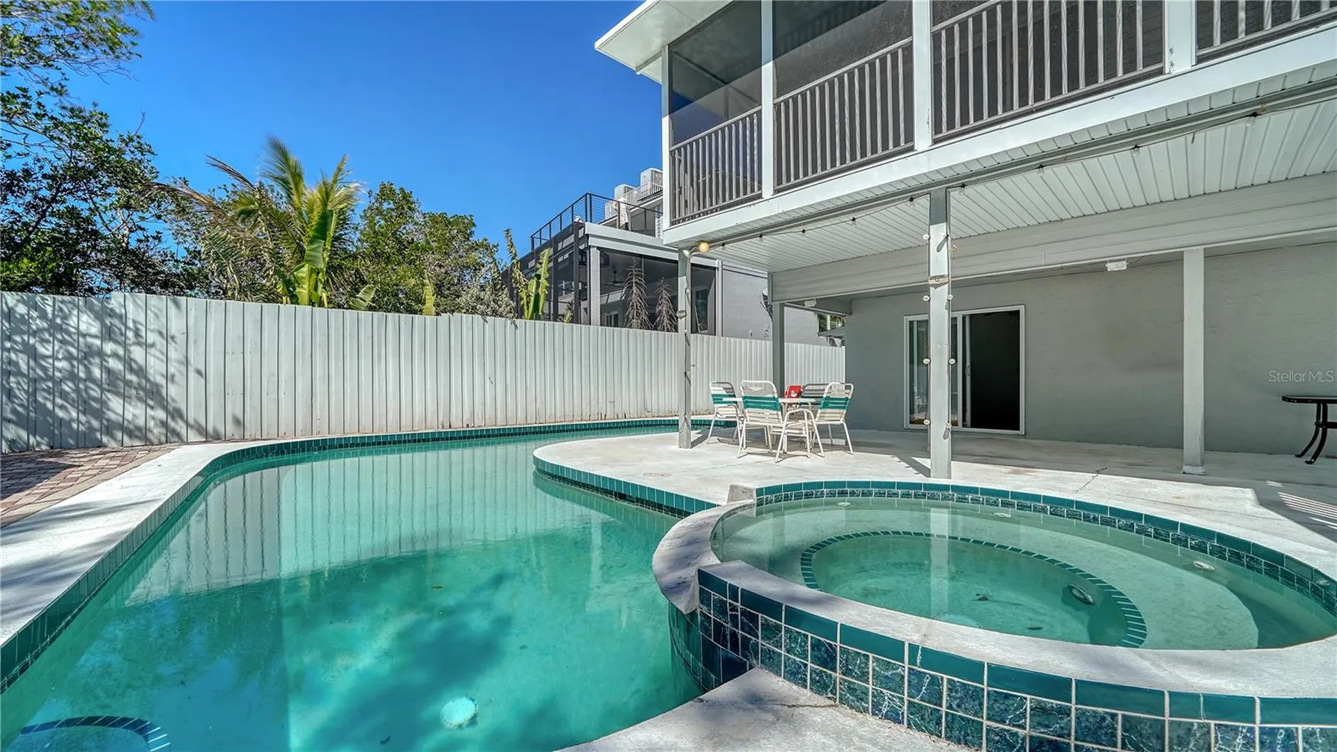 462 Island Circle Sarasota FL 34242