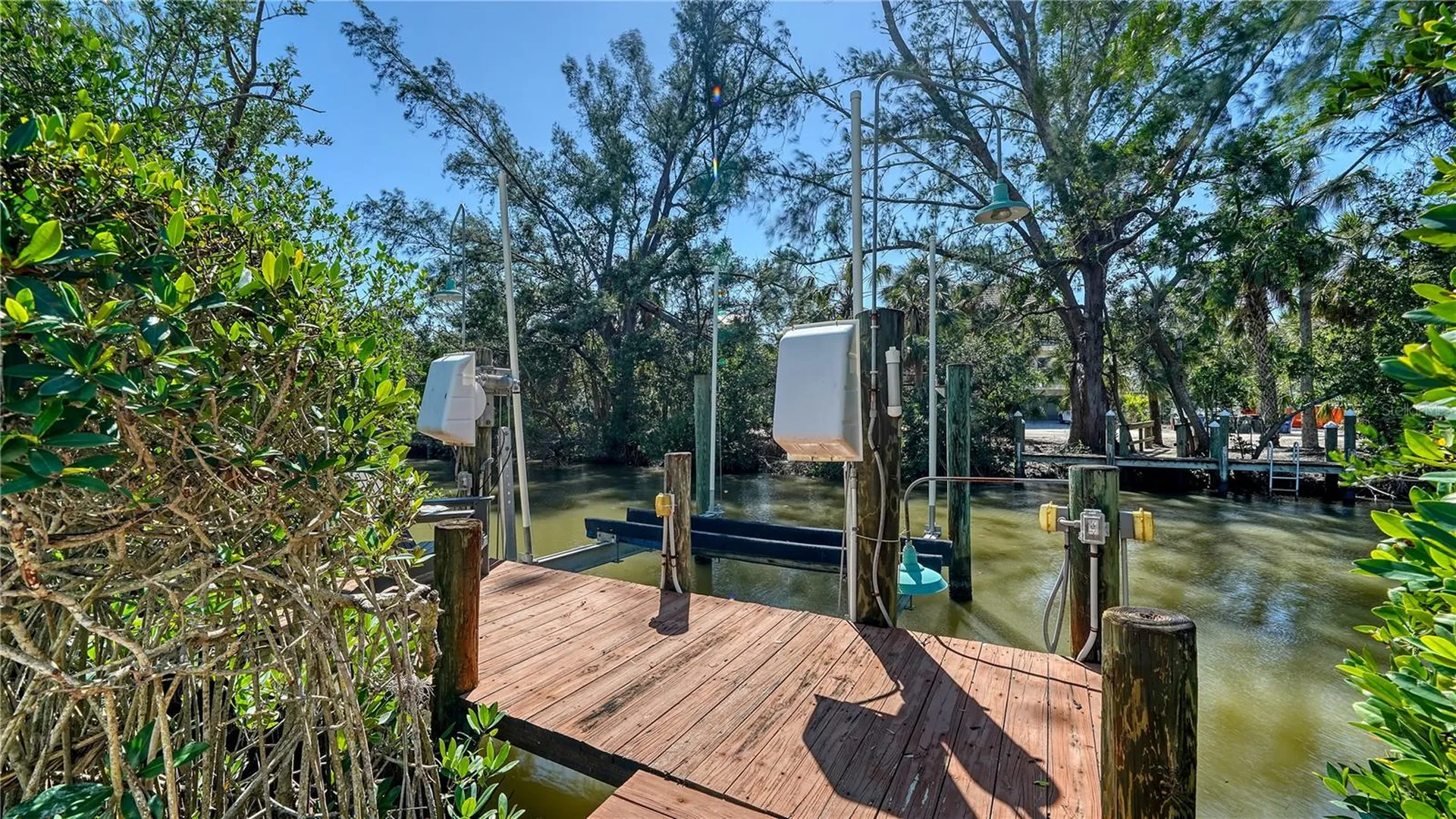 462 Island Circle Sarasota FL 34242