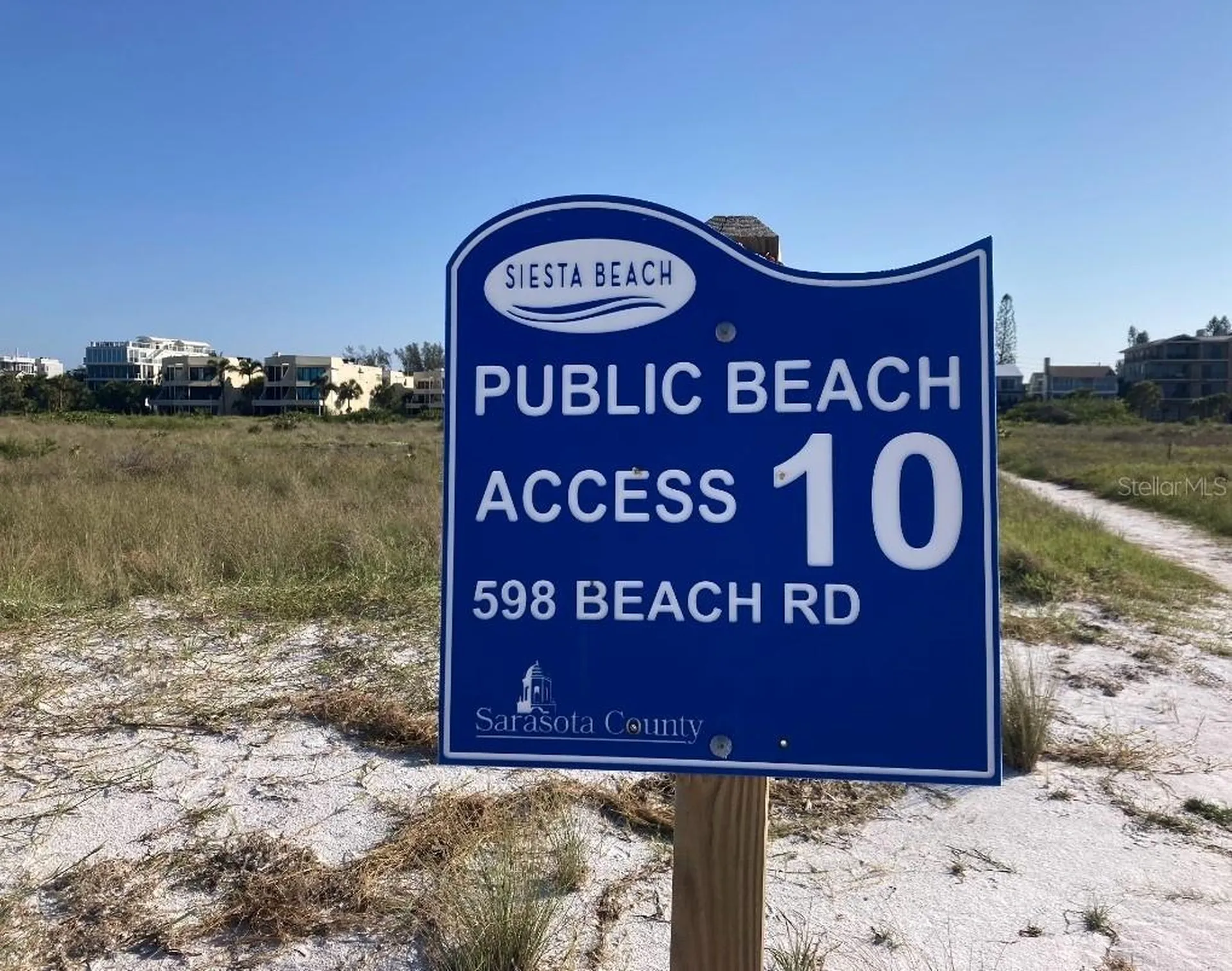 462 Island Circle Sarasota FL 34242