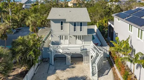 462 Island Circle Sarasota FL 34242
