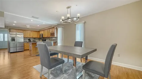 462 Island Circle Sarasota FL 34242