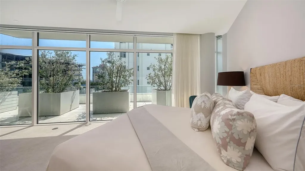 280 Golden Gate Point Sarasota FL 34236