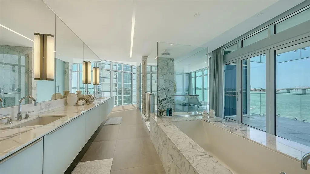 280 Golden Gate Point Sarasota FL 34236