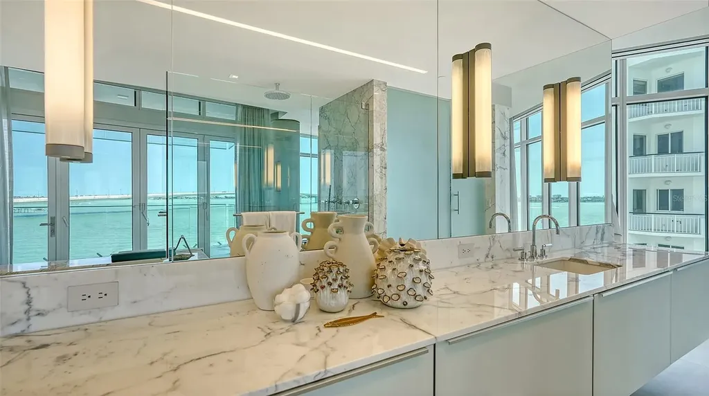 280 Golden Gate Point Sarasota FL 34236