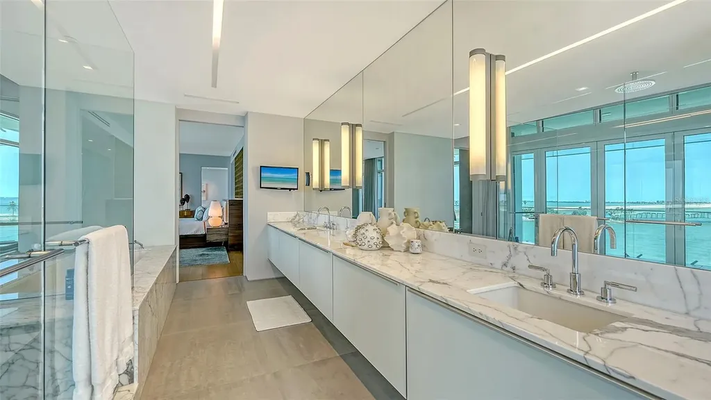 280 Golden Gate Point Sarasota FL 34236