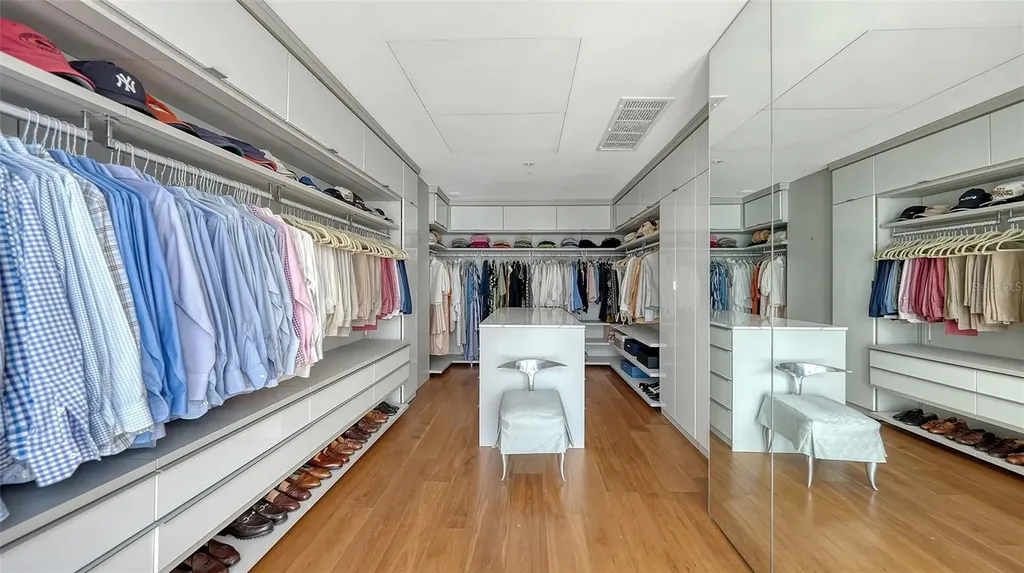 280 Golden Gate Point Sarasota FL 34236