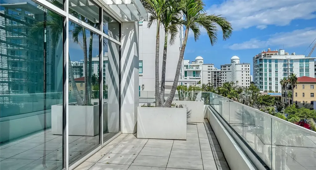 280 Golden Gate Point Sarasota FL 34236