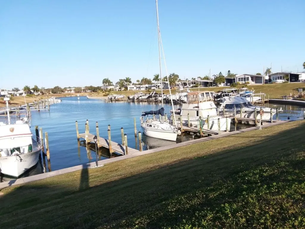 825 Carefree Venice FL 34285