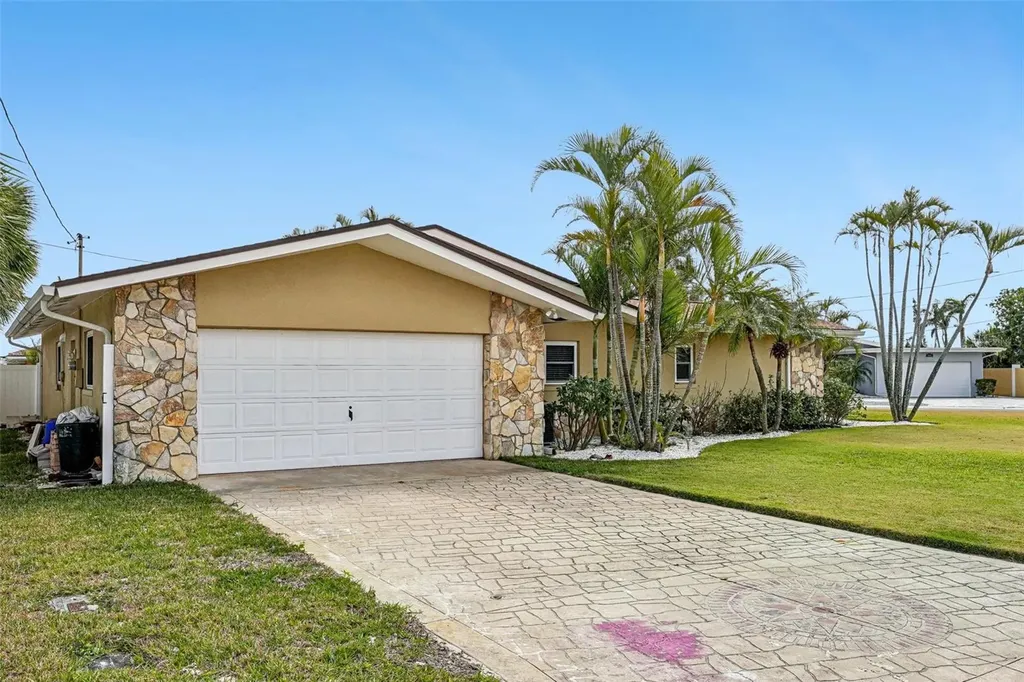 5815 Bali Way S St Pete Beach FL 33706