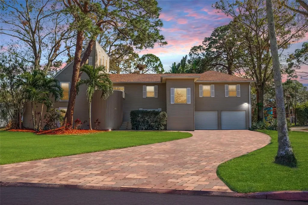 1130 Serpentine Drive S St Petersburg FL 33705