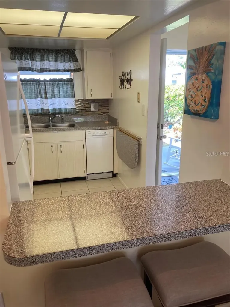 6032 Arlene Way Bradenton FL 34207