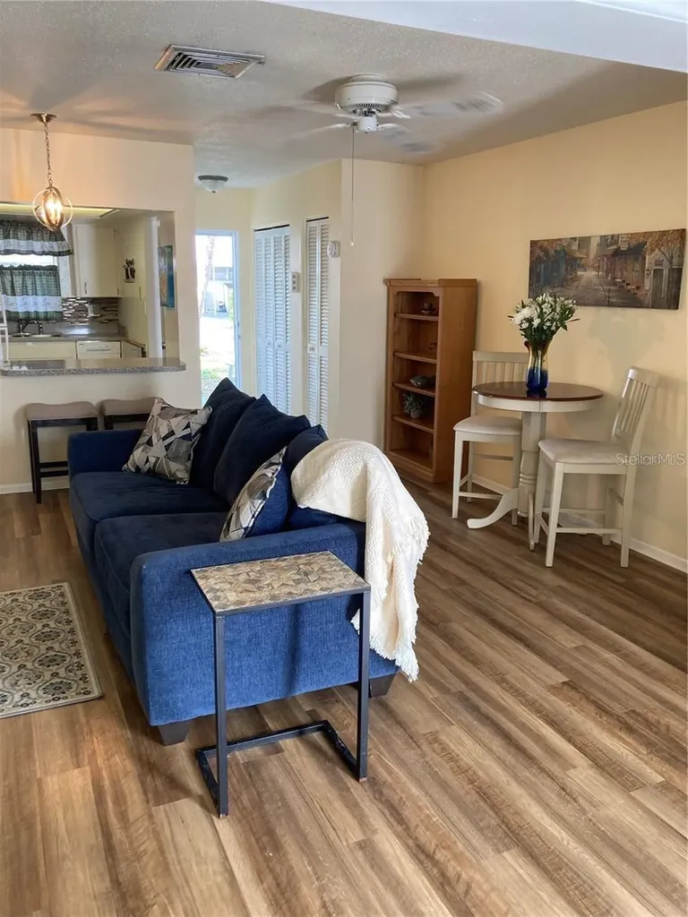 6032 Arlene Way Bradenton FL 34207