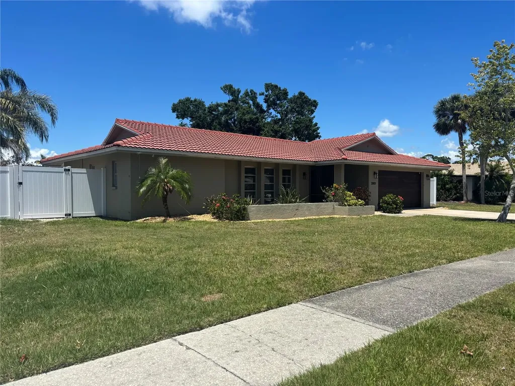 2921 Captiva Drive Sarasota FL 34231