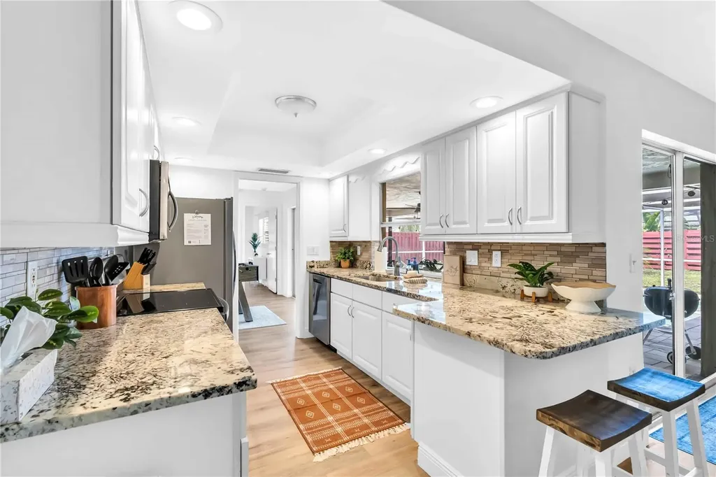 2921 Captiva Drive Sarasota FL 34231