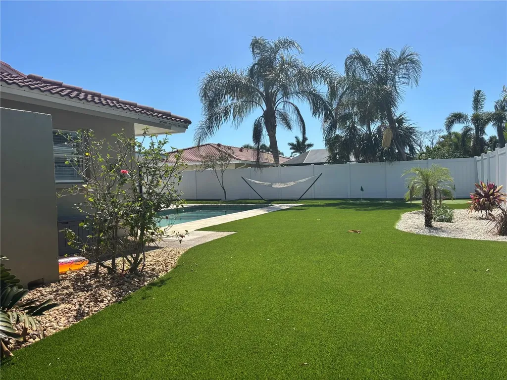 2921 Captiva Drive Sarasota FL 34231
