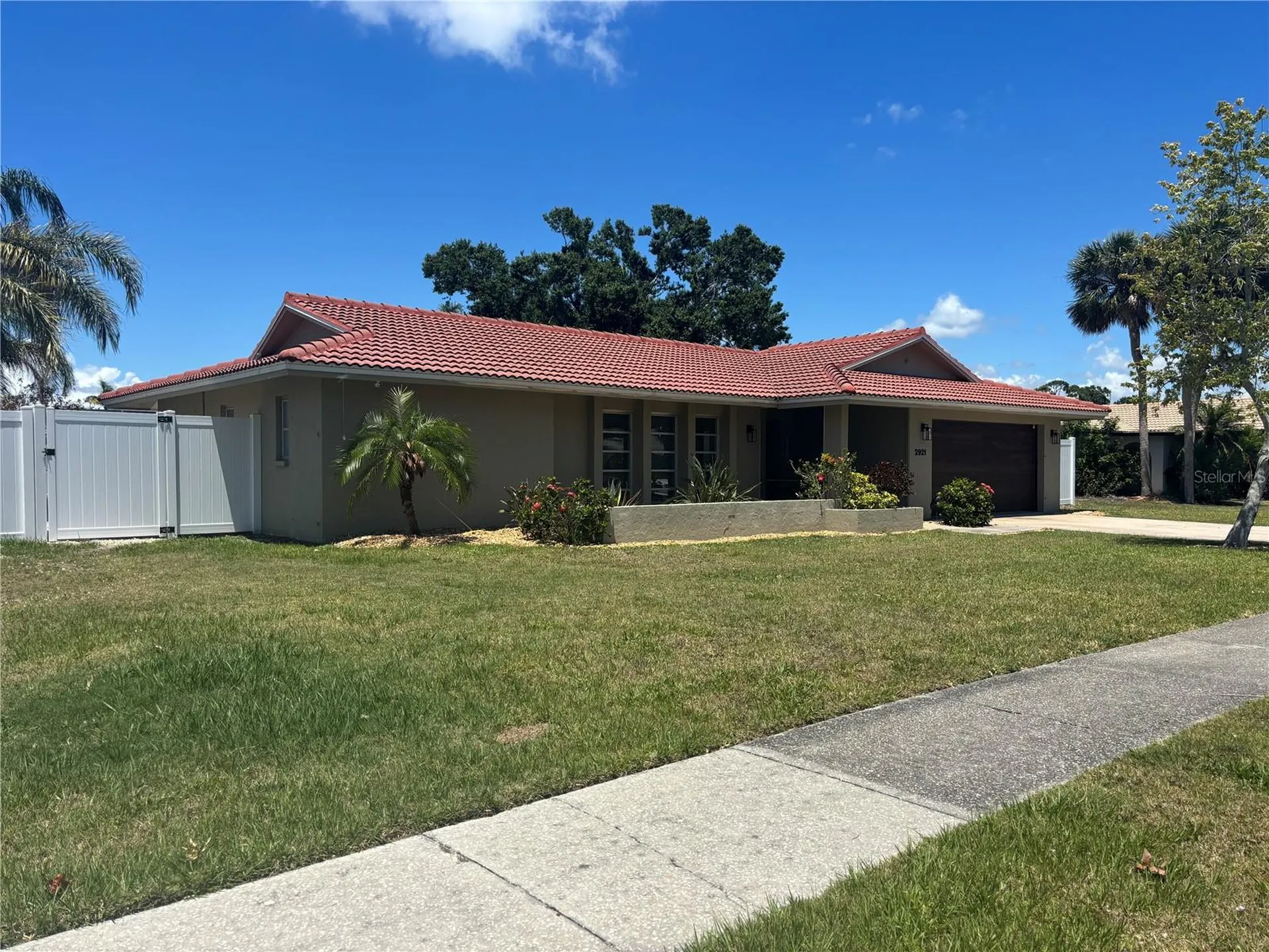 2921 Captiva Drive Sarasota FL 34231