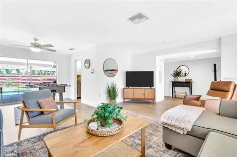 2921 Captiva Drive Sarasota FL 34231