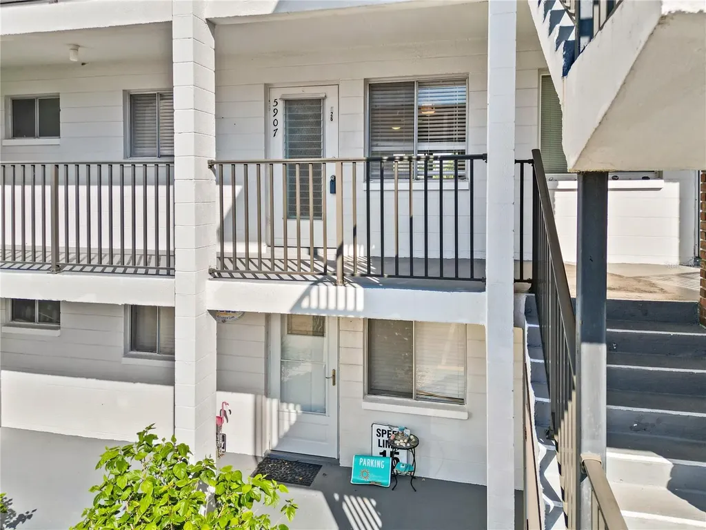 5907 Garden Lane Bradenton FL 34207