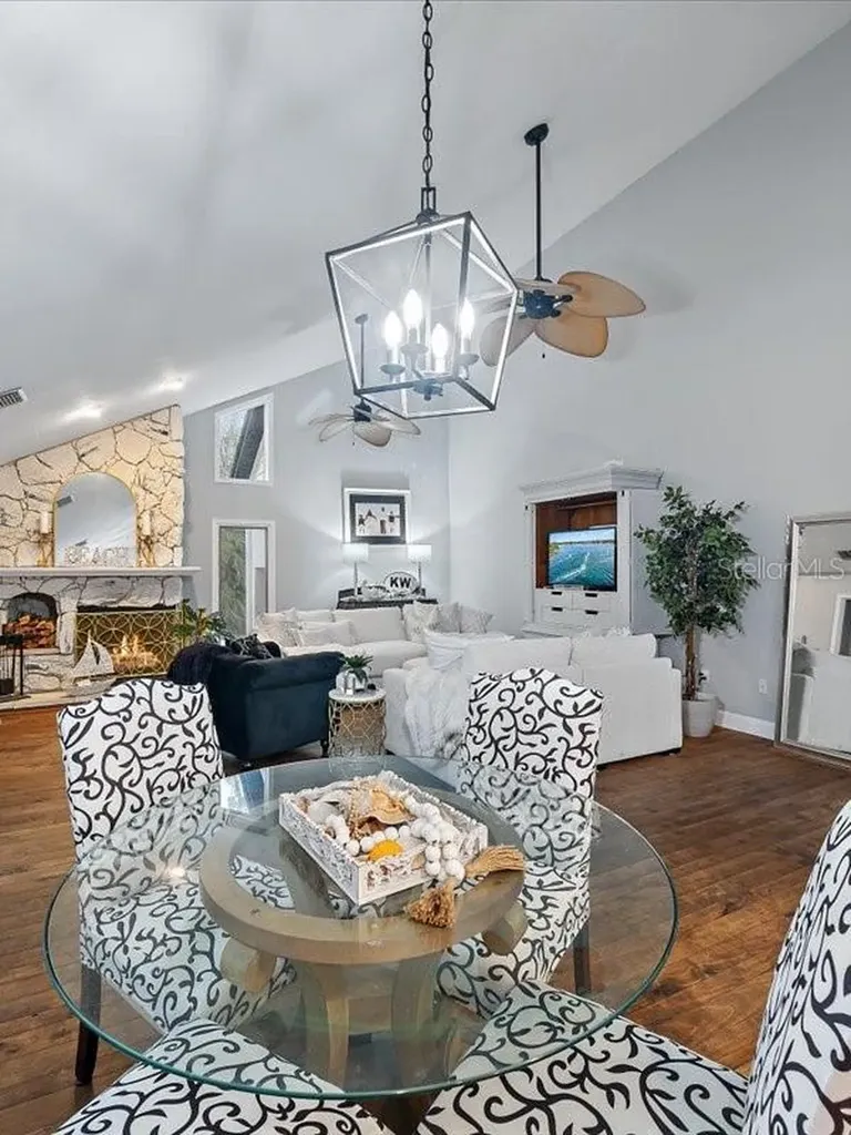 4588 Baycedar Lane Sarasota FL 34241