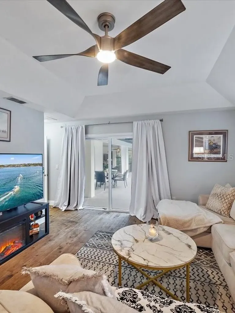 4588 Baycedar Lane Sarasota FL 34241