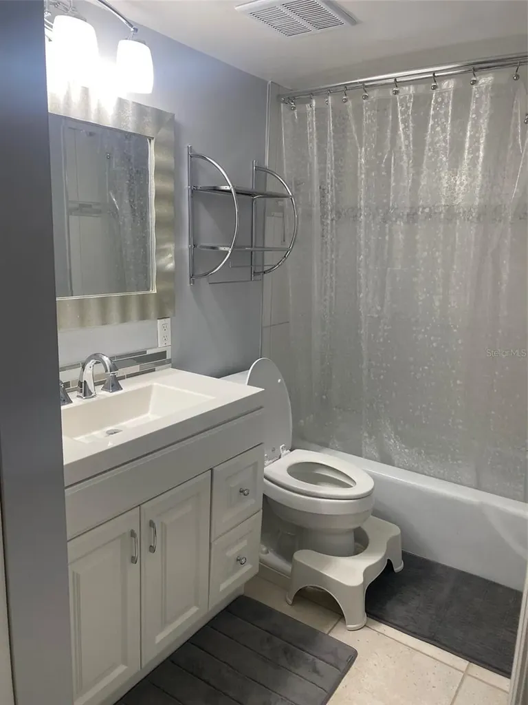 2763 Woodgate Lane Sarasota FL 34231