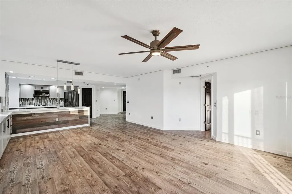 960 Starkey Road Largo FL 33771
