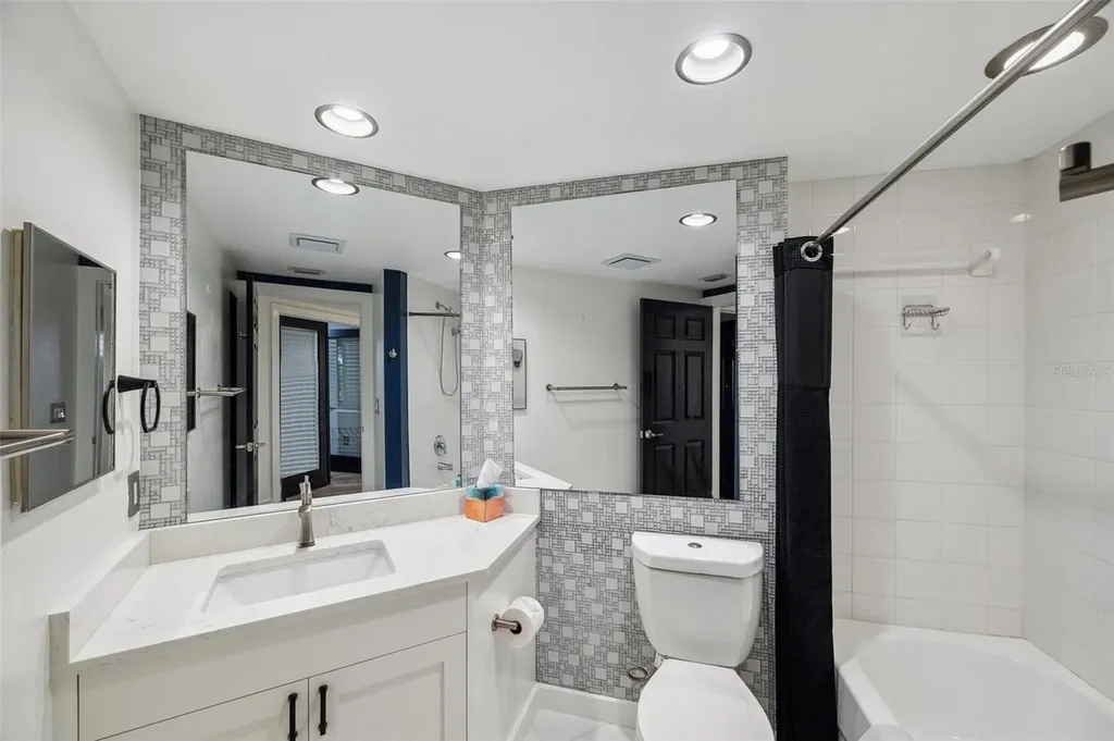 960 Starkey Road Largo FL 33771