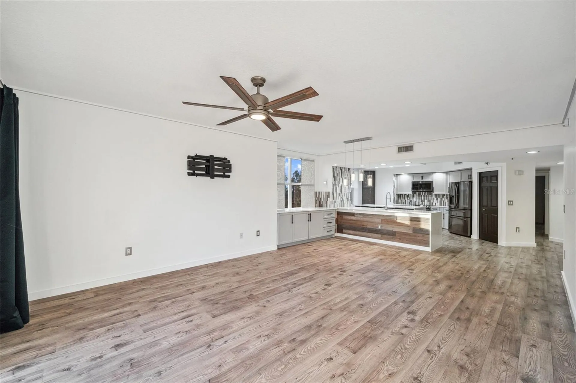 960 Starkey Road Largo FL 33771
