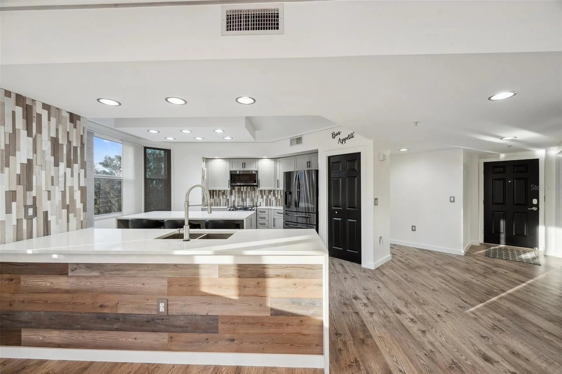 960 Starkey Road Largo FL 33771