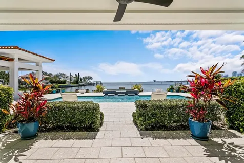 611 Brightwaters Boulevard NE St Petersburg FL 33704