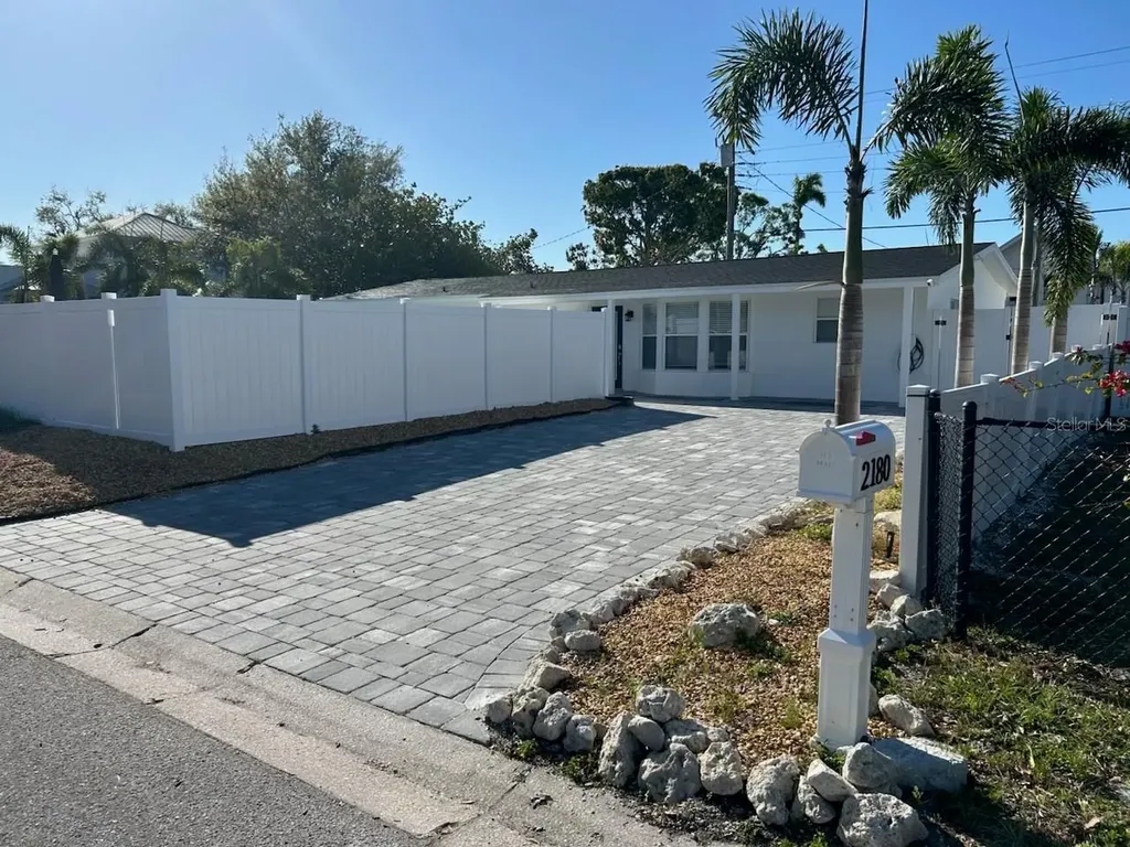 2180 Orchid Street Sarasota FL 34239