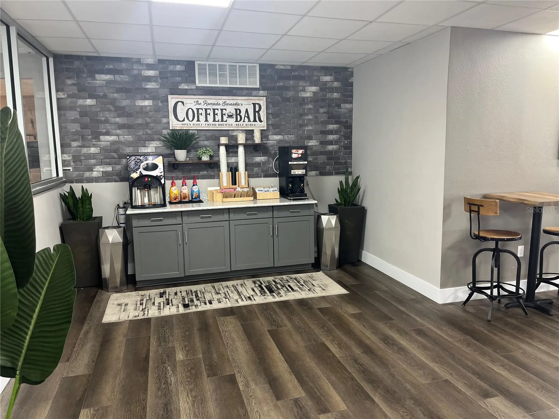 7150 N Tamiami Trail Sarasota FL 34243