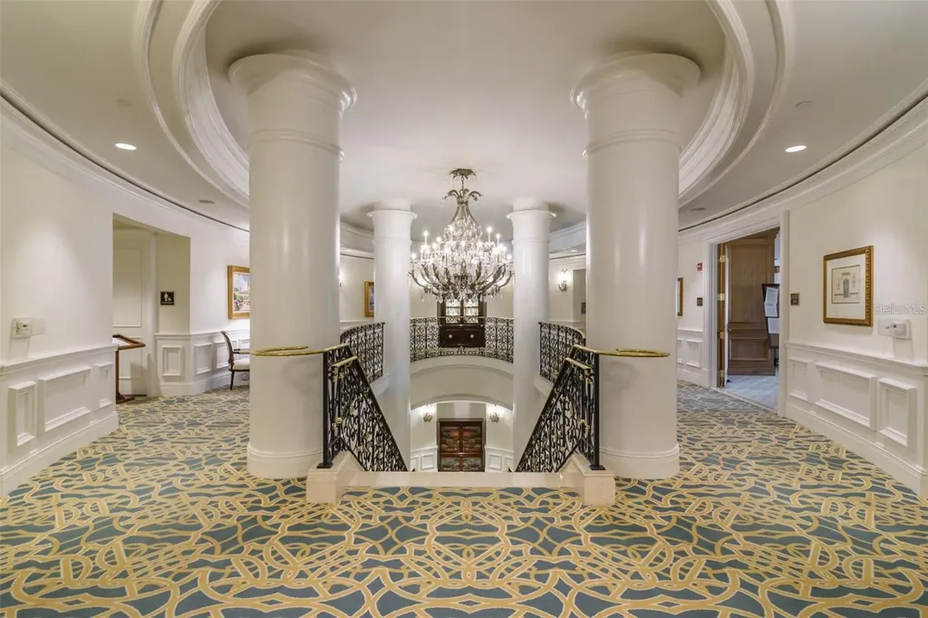 35 Watergate Drive Sarasota FL 34236