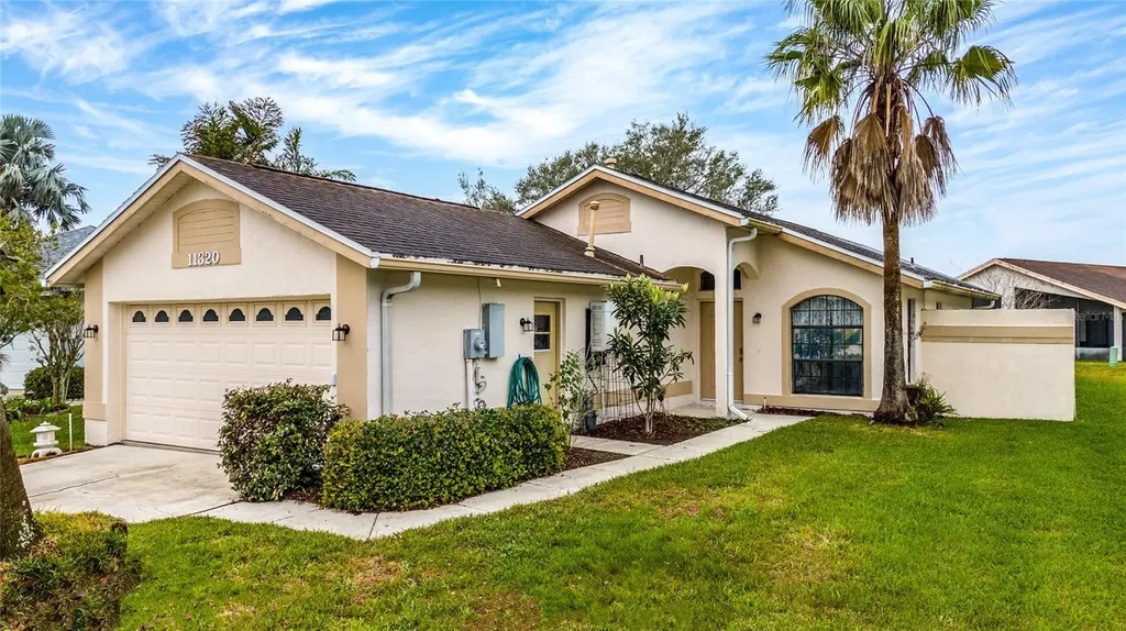11320 Pink Blossom Court Orlando FL 32821