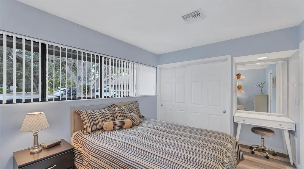 3503 Longmeadow Sarasota FL 34235