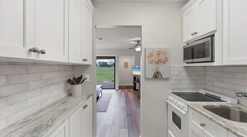 3503 Longmeadow Sarasota FL 34235