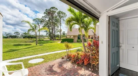 3503 Longmeadow Sarasota FL 34235