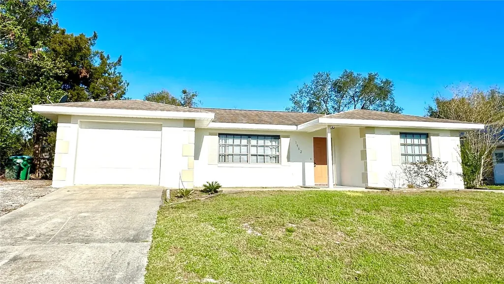 1962 E Chapel Drive Deltona FL 32738