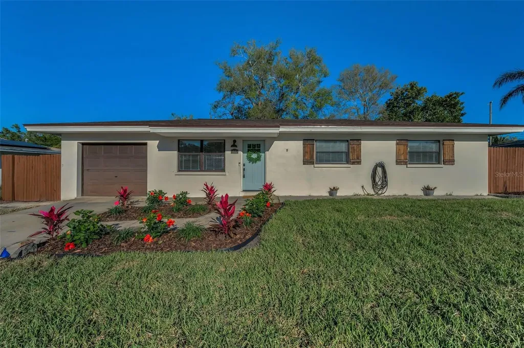 1633 Clearview Avenue Clearwater FL 33756