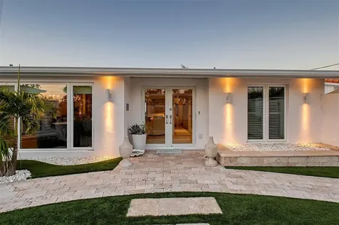 309 Avenida Milano Sarasota FL 34242
