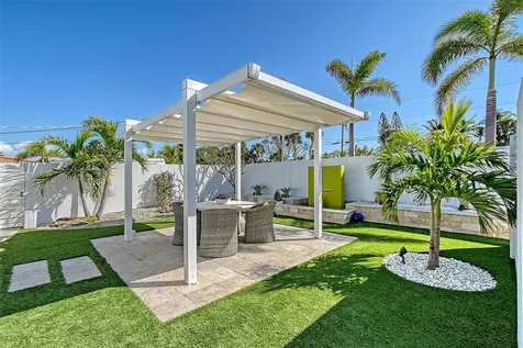 309 Avenida Milano Sarasota FL 34242