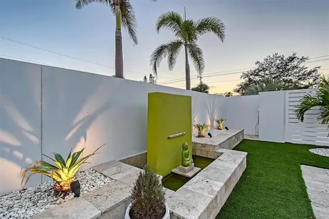 309 Avenida Milano Sarasota FL 34242