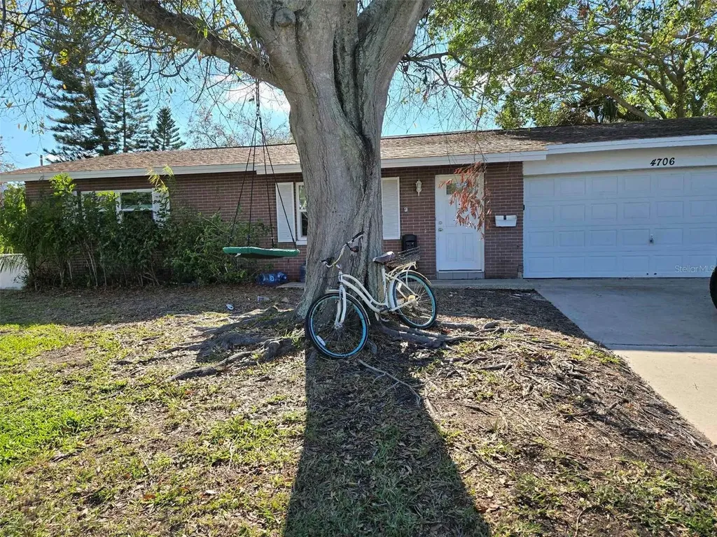 4706 Lansing Street NE St Petersburg FL 33703