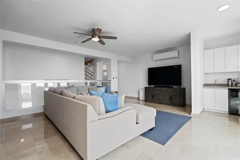 1 Shell Castle Club Humacao PR 00791
